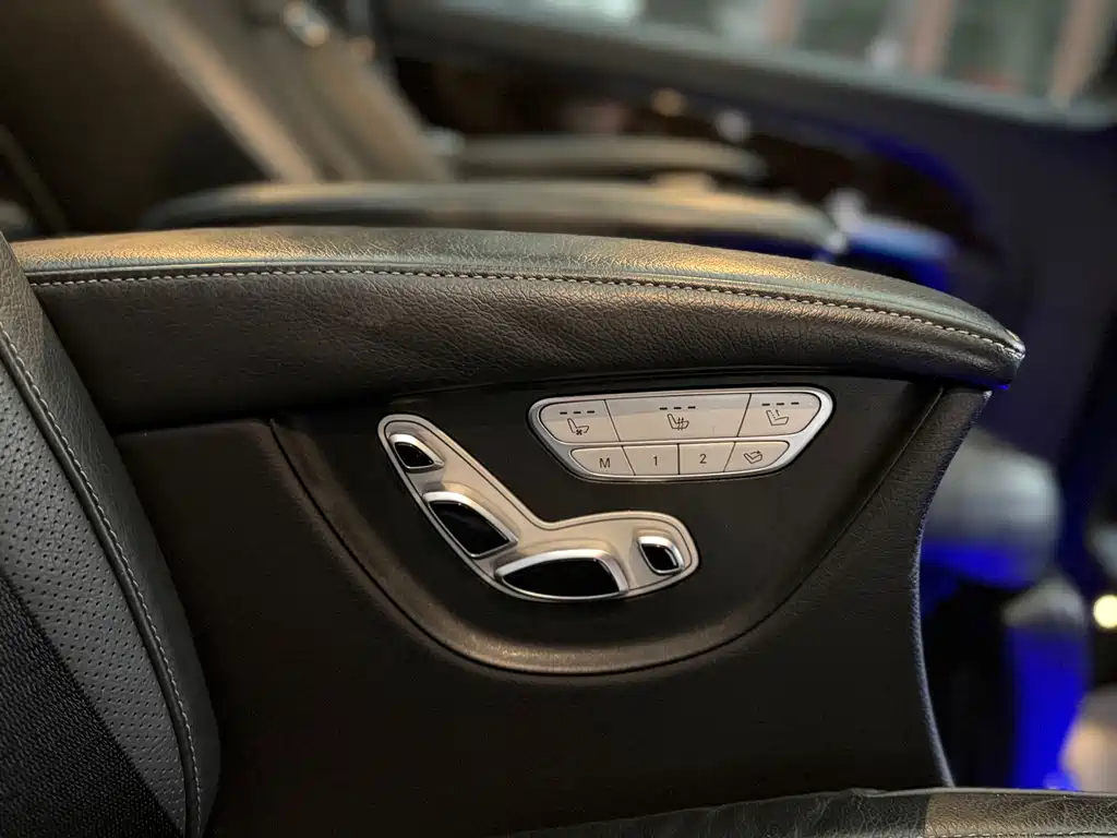 MERCEDES-BENZ V CLASS