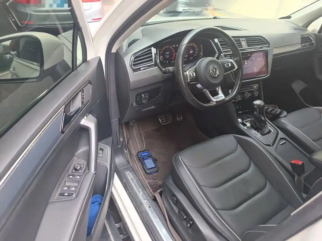 Volkswagen Tiguan L — миниатюра 16