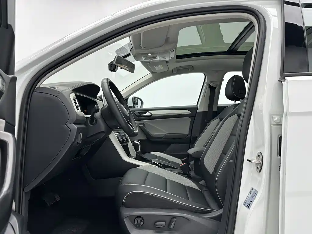 Volkswagen T-Roc 2023 280TSI DSG