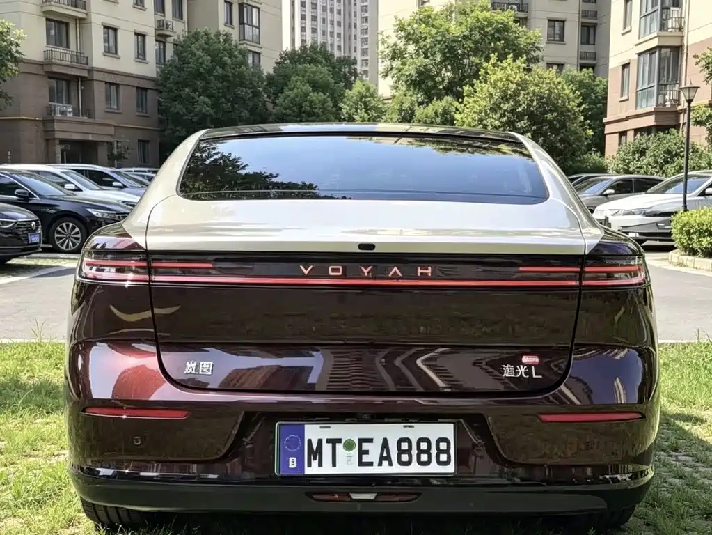 VOYAH Passion L — миниатюра 8