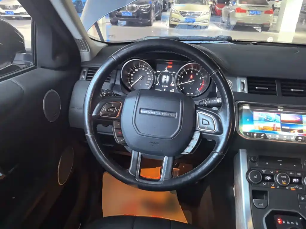 Land Rover Evoque — миниатюра 11