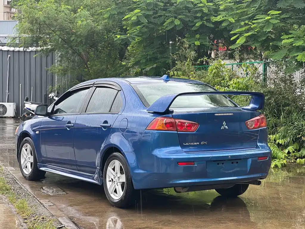 Mitsubishi Lancer EX — миниатюра 8