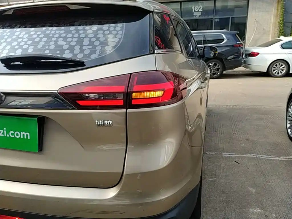 Geely Boyue — миниатюра 8