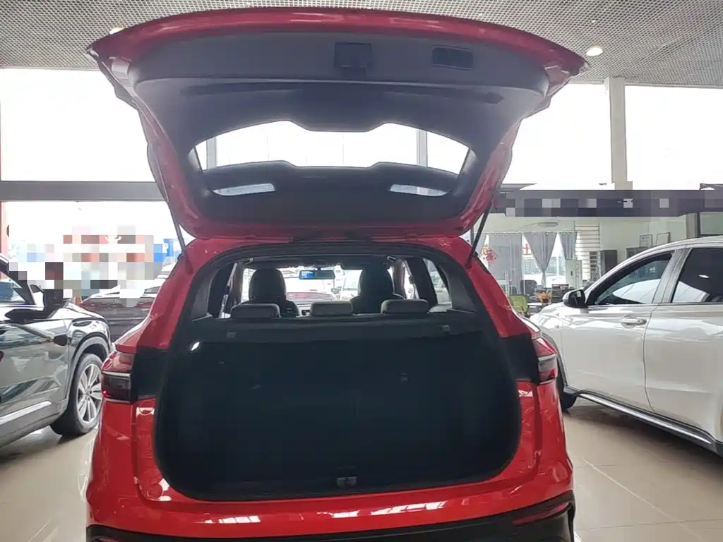 Geely Binyue — миниатюра 19