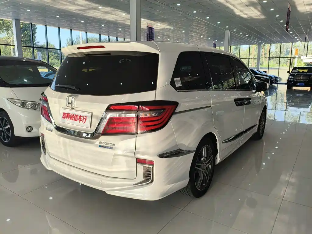 Honda Elysion — миниатюра 4