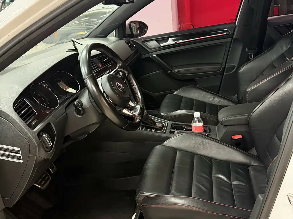 Volkswagen Golf GTI — миниатюра 8