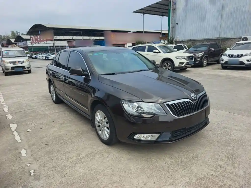 Skoda Superb — миниатюра 4