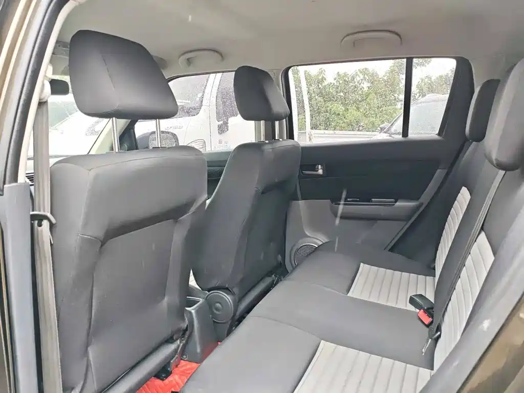 Suzuki Swift — миниатюра 5