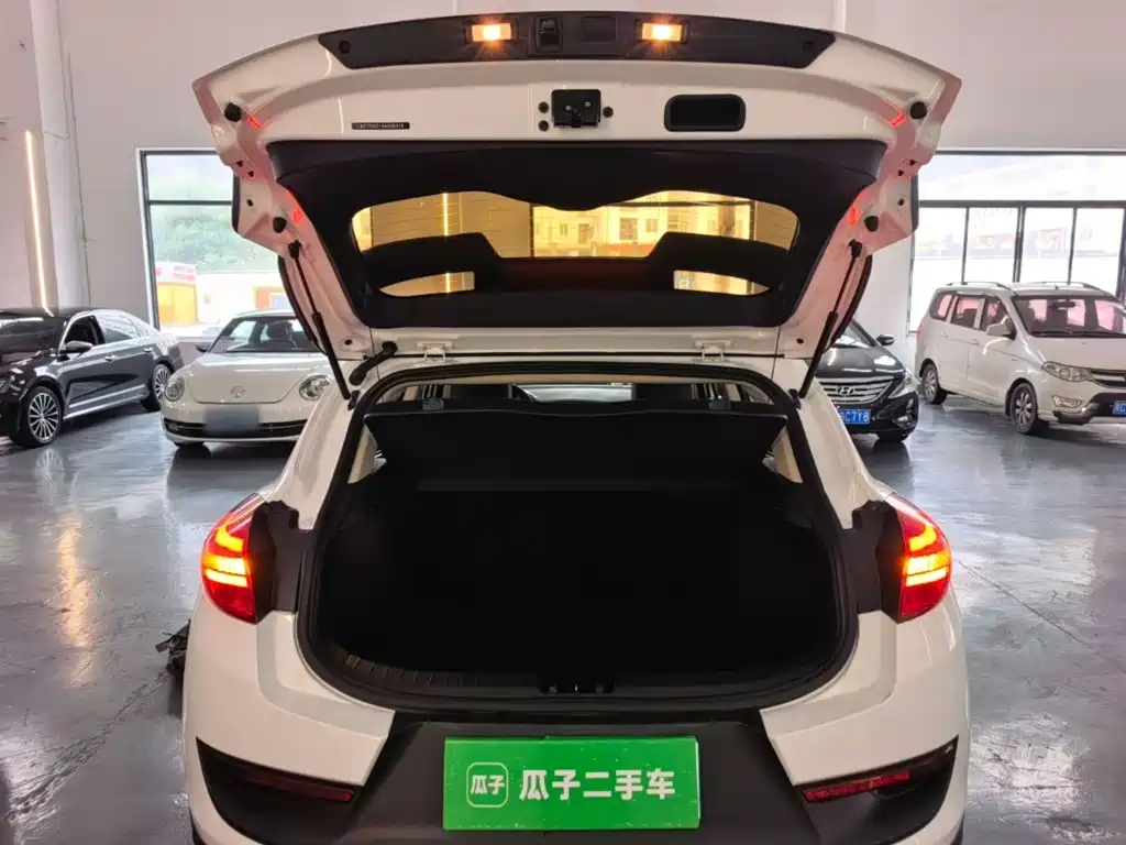 Geely Emgrand GS — миниатюра 19