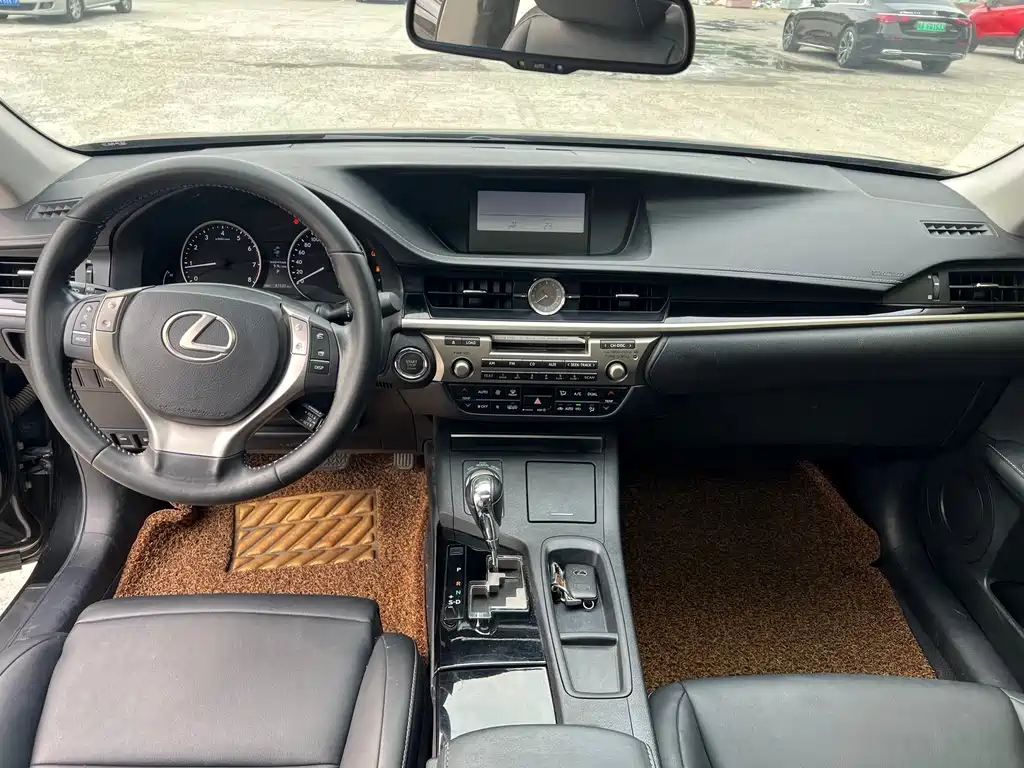 Lexus ES — миниатюра 6
