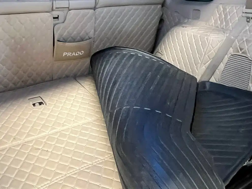 Toyota Land Cruiser Prado 2010 2.7L AT Luxury