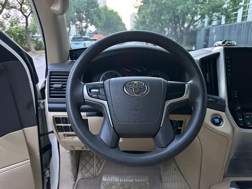 Toyota Land Cruiser — миниатюра 11