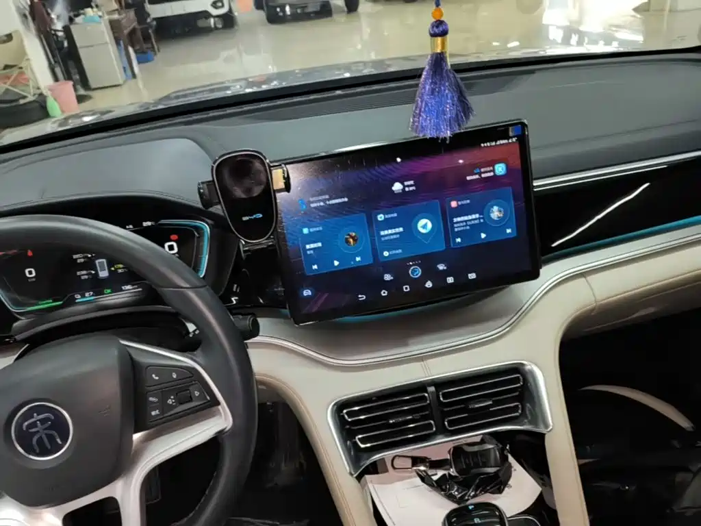 BYD PLUS New Energy — миниатюра 10