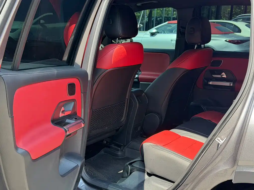 Mercedes-Benz GLB AMG — миниатюра 12