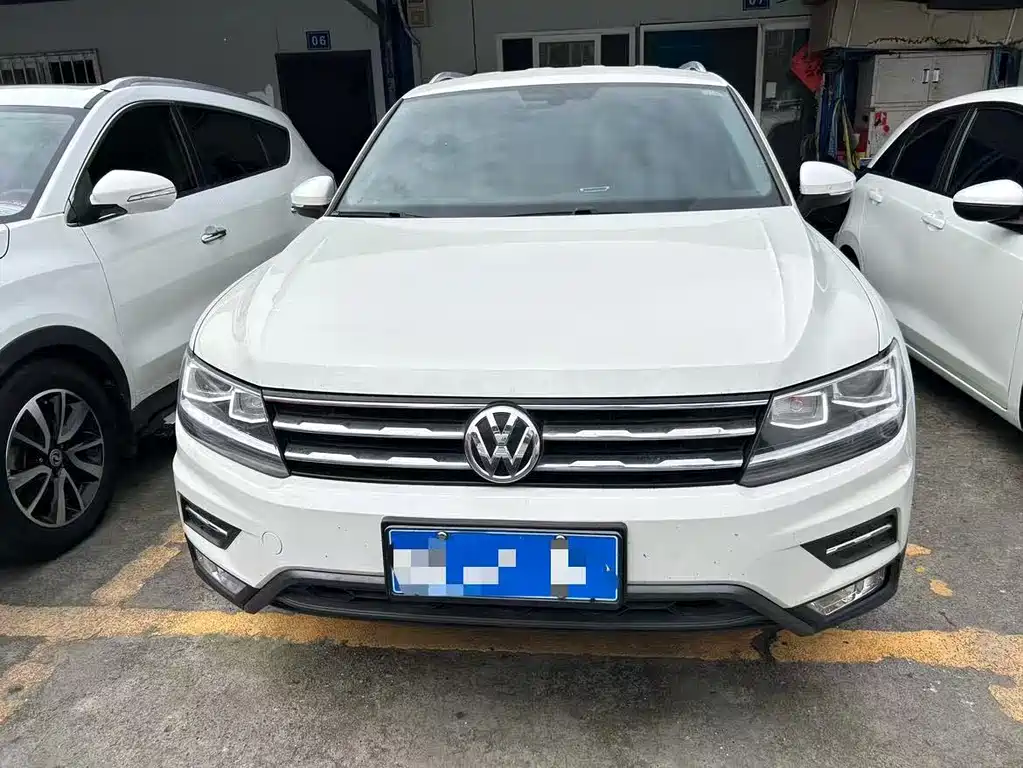 Volkswagen Tiguan L — миниатюра 2