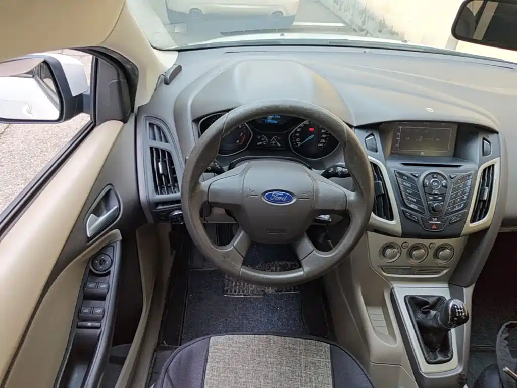 Ford Focus 2012 1.6L MT Comfort