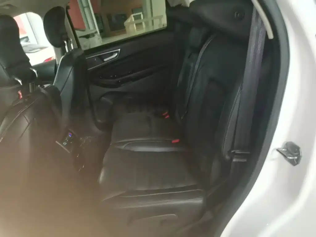 Ford Edge — миниатюра 17