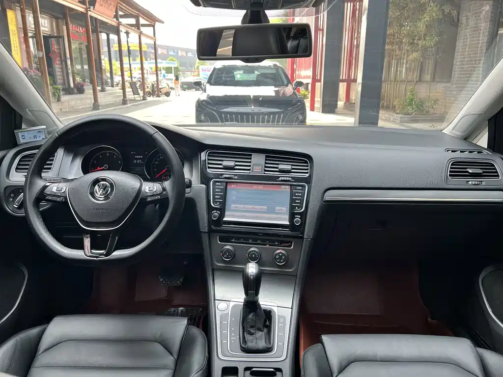 Volkswagen Golf — миниатюра 10