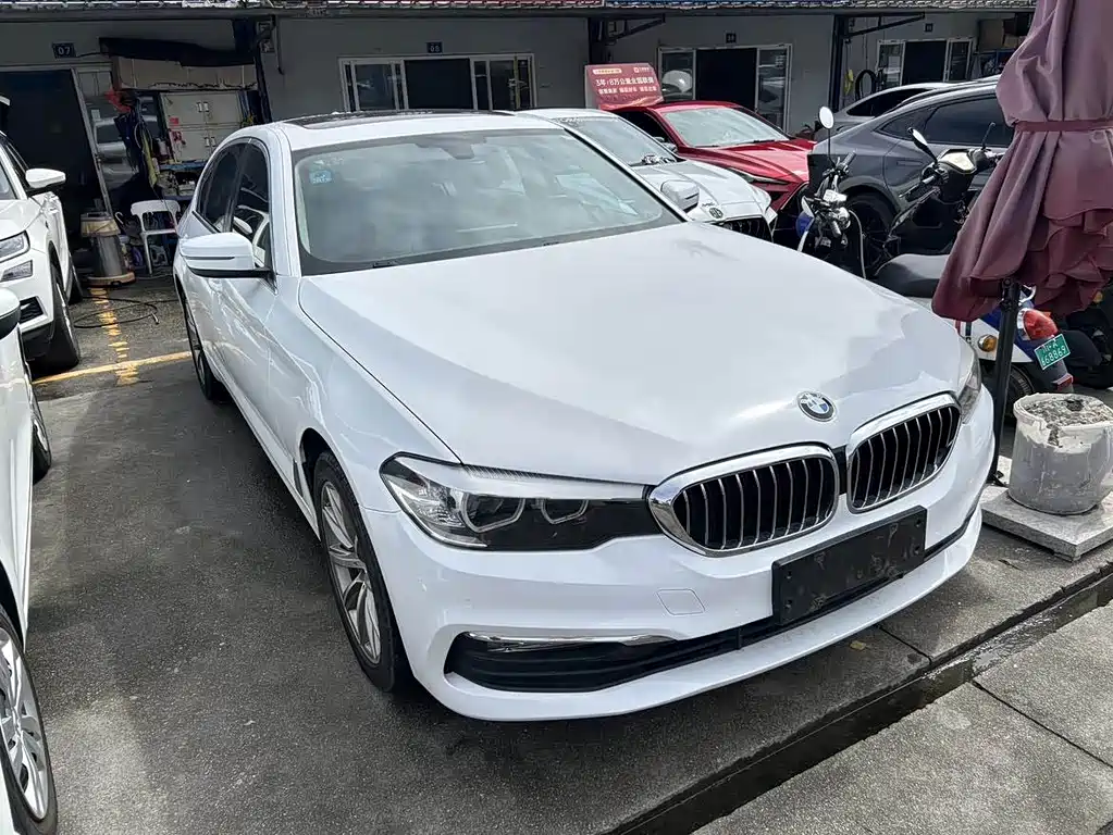 BMW 5 Series — миниатюра 2