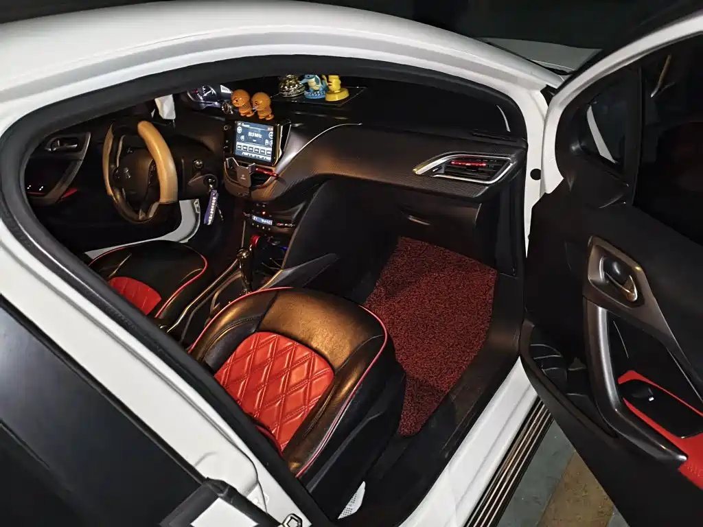 Peugeot 2008 — миниатюра 19