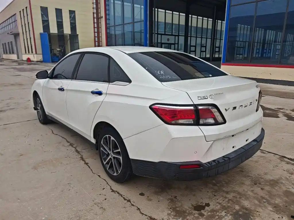 Venucia D60 — миниатюра 5