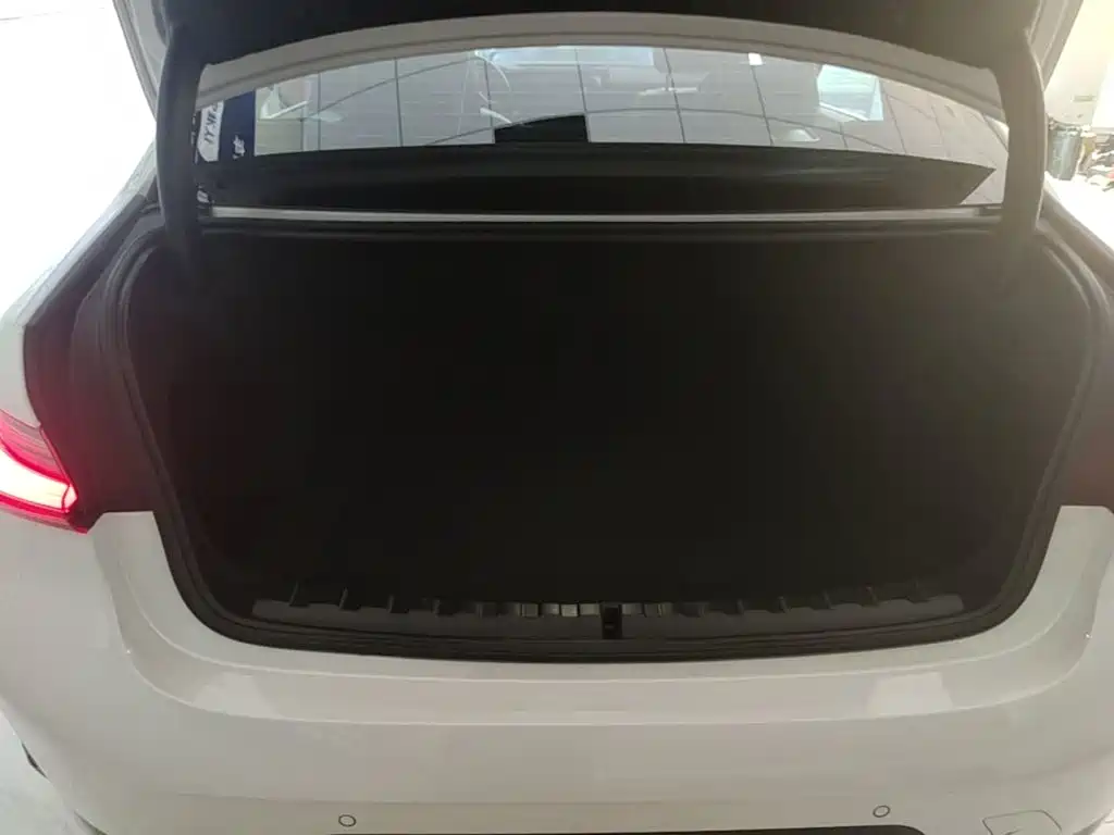 BMW 3 Series — миниатюра 19