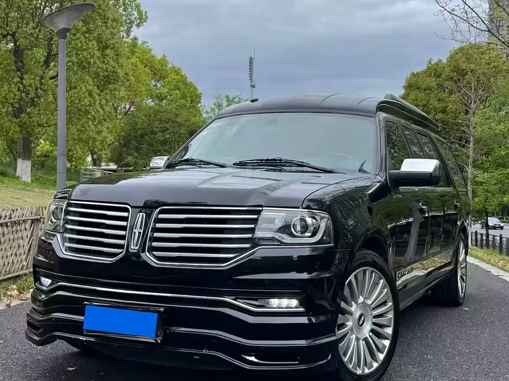 Lincoln Navigator