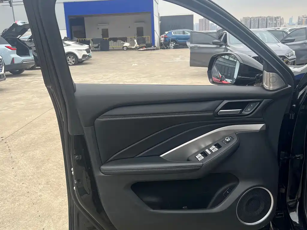 Wey Wey VV6 — миниатюра 5