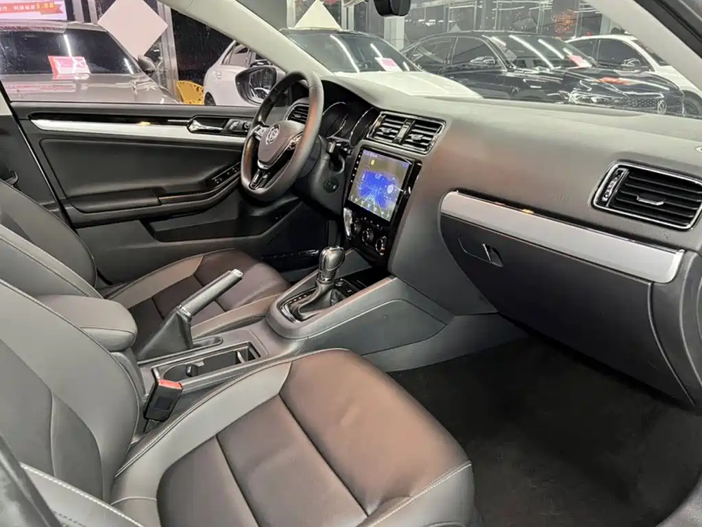 Volkswagen Sagitar — миниатюра 16