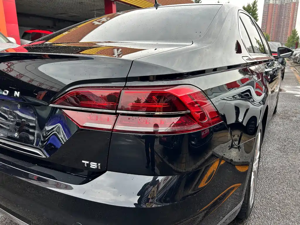 Volkswagen Phideon — миниатюра 6