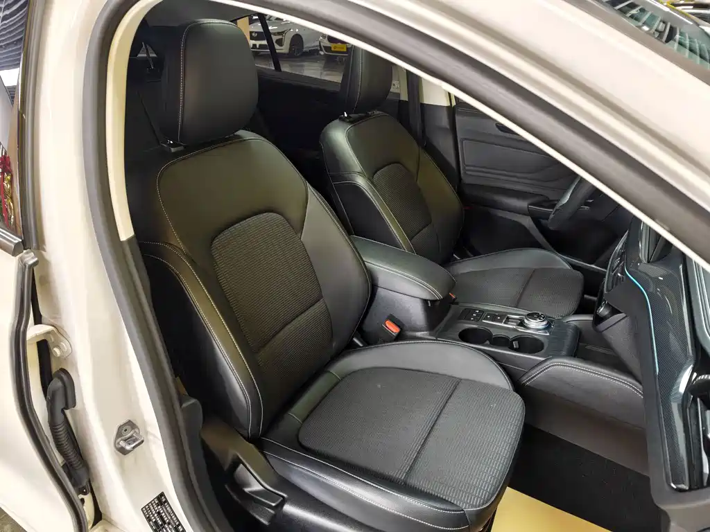 Ford Focus Hatchback EcoBoost 180 Auto Edge Trend Type, фото 11