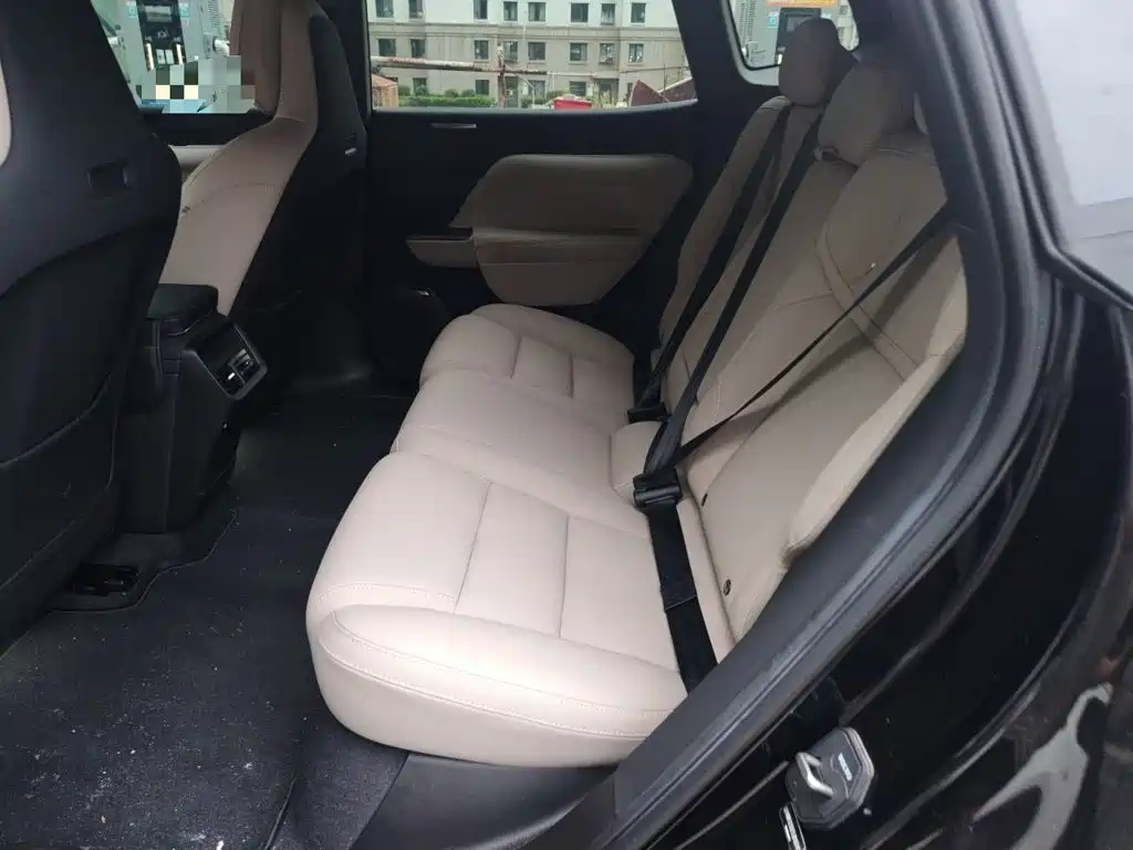 Volvo XC70 PHEV — миниатюра 18