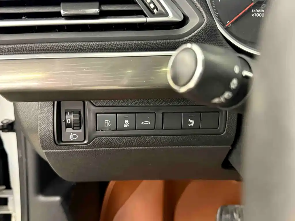 Peugeot 408 — миниатюра 12