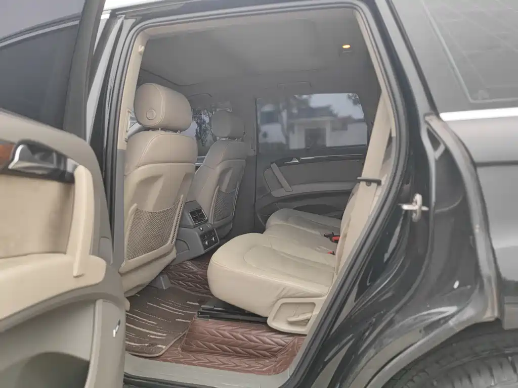 Audi Q7 2012 3.0 TFSI (200kW
