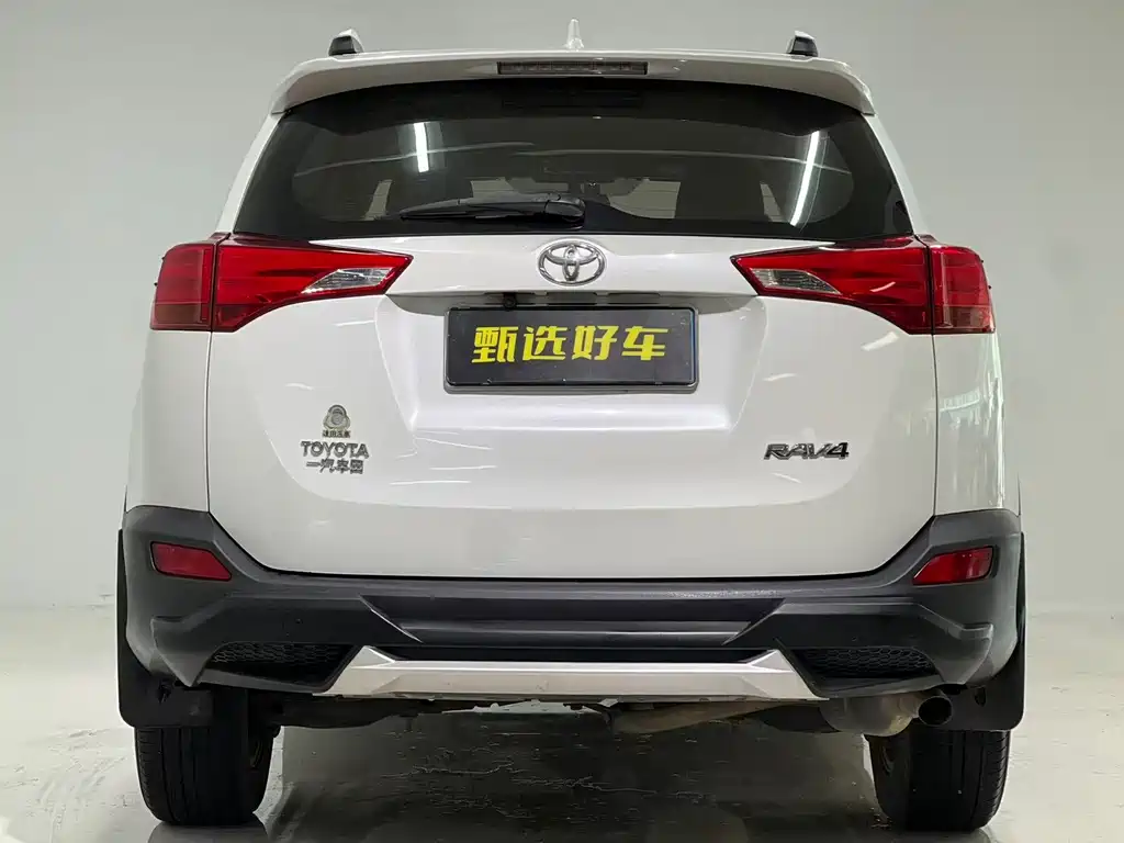 Toyota RAV4 — миниатюра 9