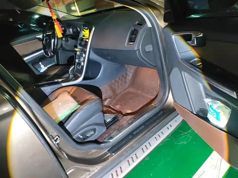 Volvo XC60 — миниатюра 8