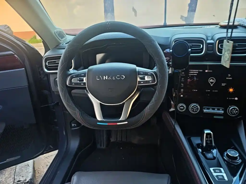 Lynk & Co 02 — миниатюра 3