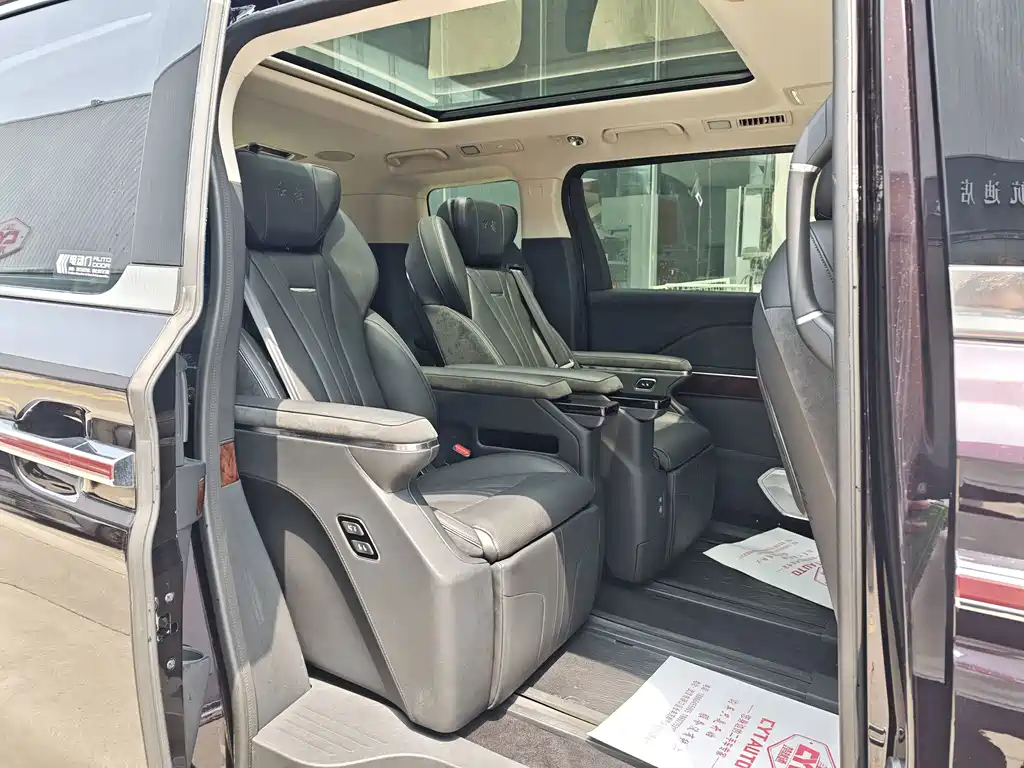 Hongqi Hongqi HQ9 — миниатюра 4