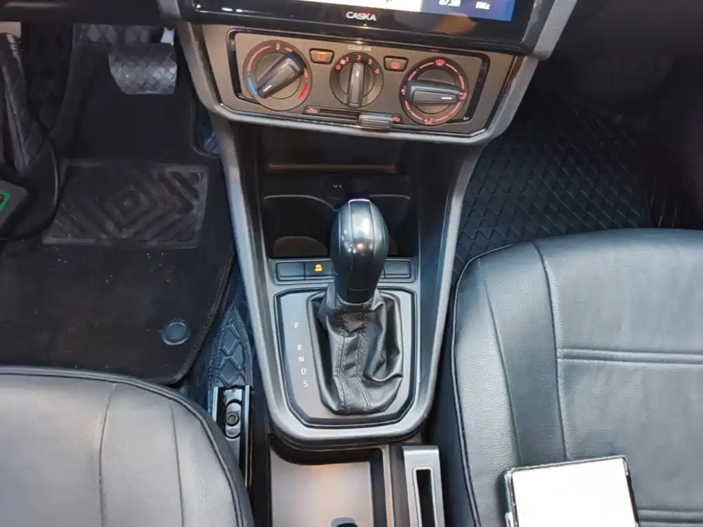 Volkswagen Santana — миниатюра 14