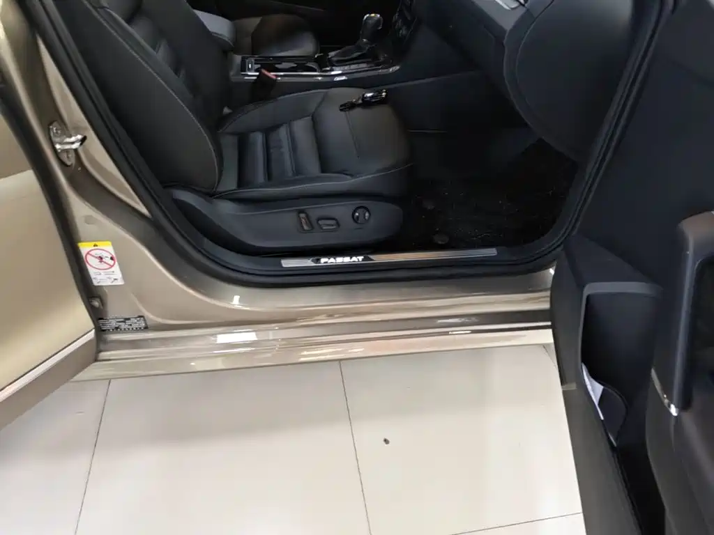 Volkswagen Passat — миниатюра 21