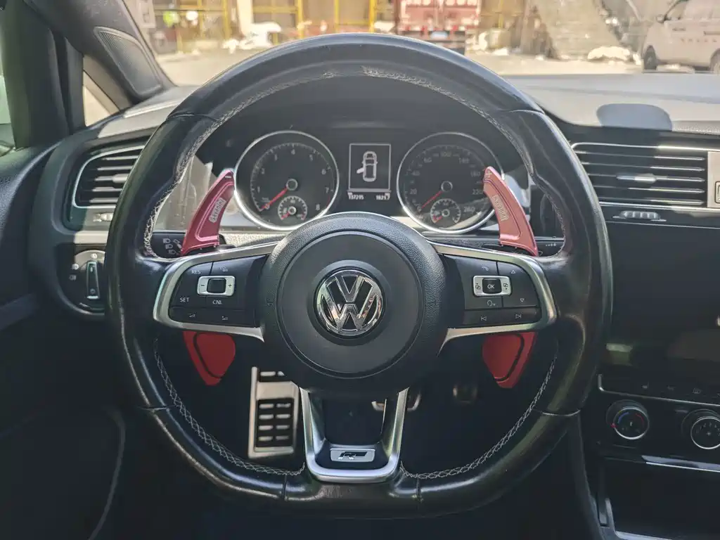 Volkswagen Golf — миниатюра 8