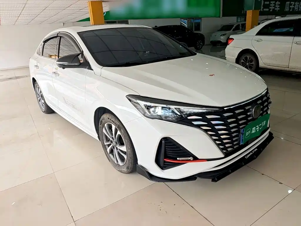 Changan Eado — миниатюра 4