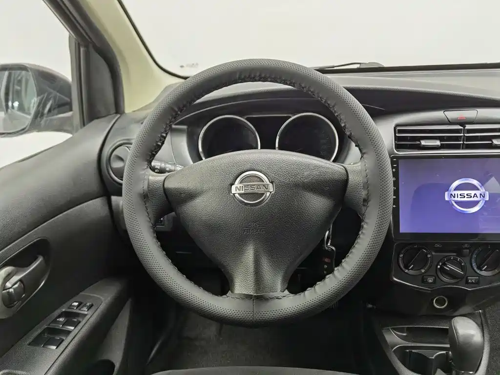 Nissan Livina — миниатюра 11