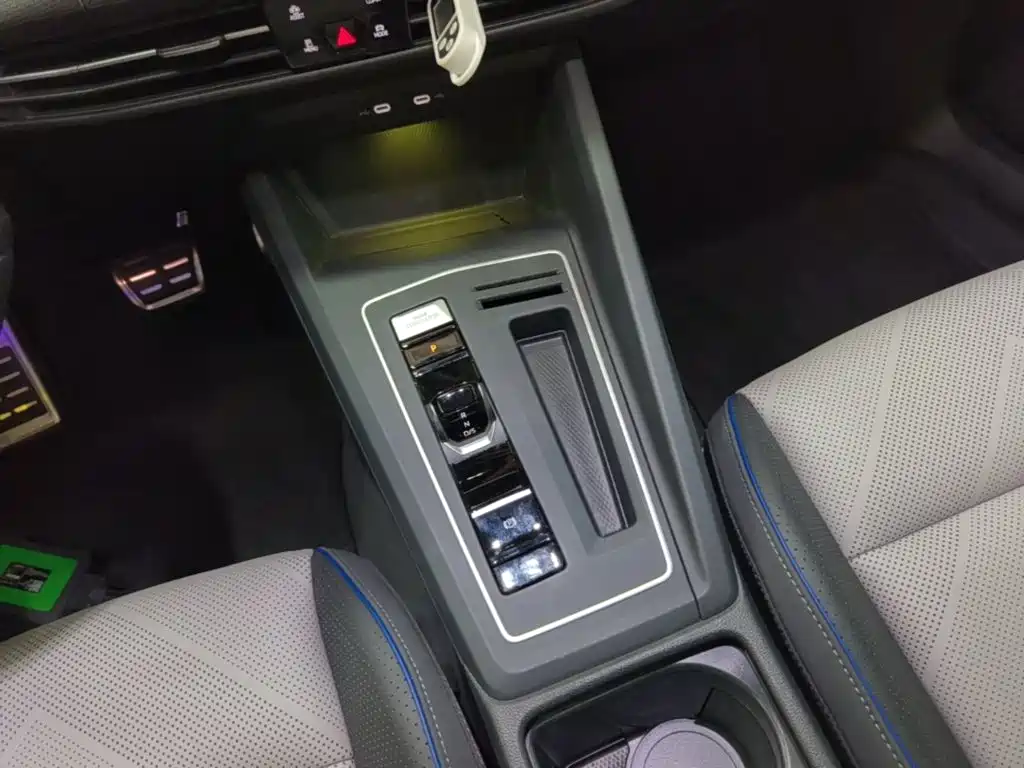 Volkswagen Golf — миниатюра 14