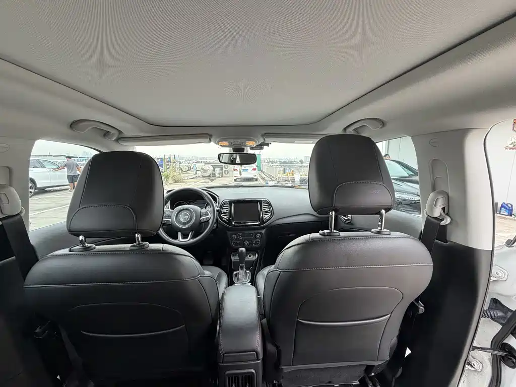 Jeep Compass — миниатюра 9
