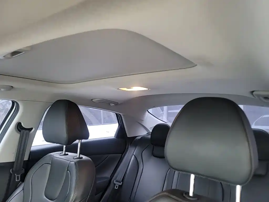 Hyundai Elantra — миниатюра 18