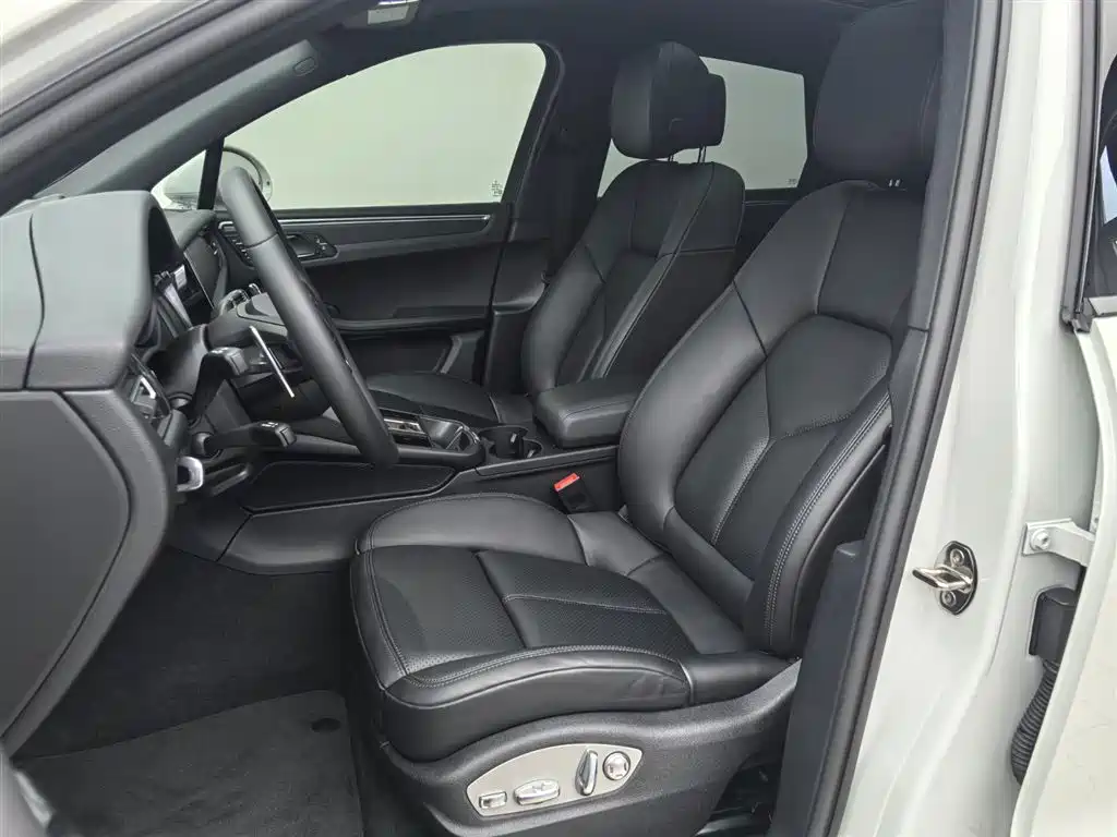 Porsche Macan — миниатюра 19