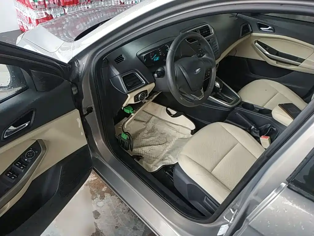 Ford Escort — миниатюра 16