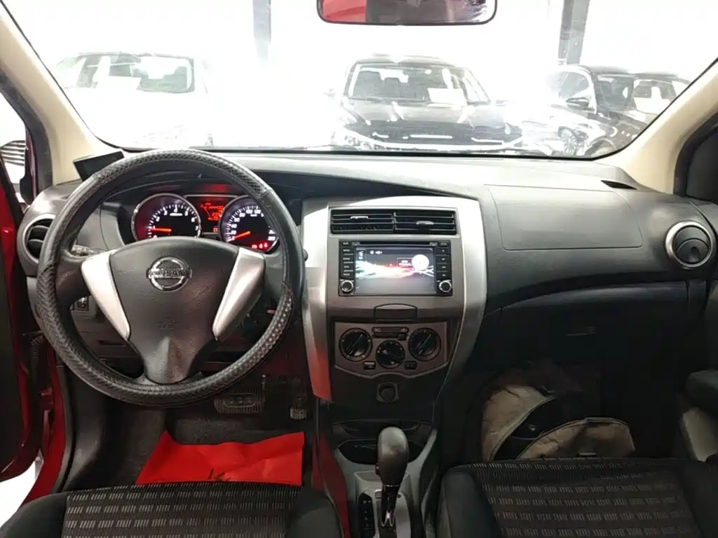 Nissan Livina — миниатюра 10