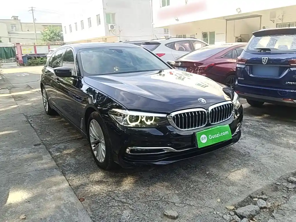 BMW 5 Series — миниатюра 4